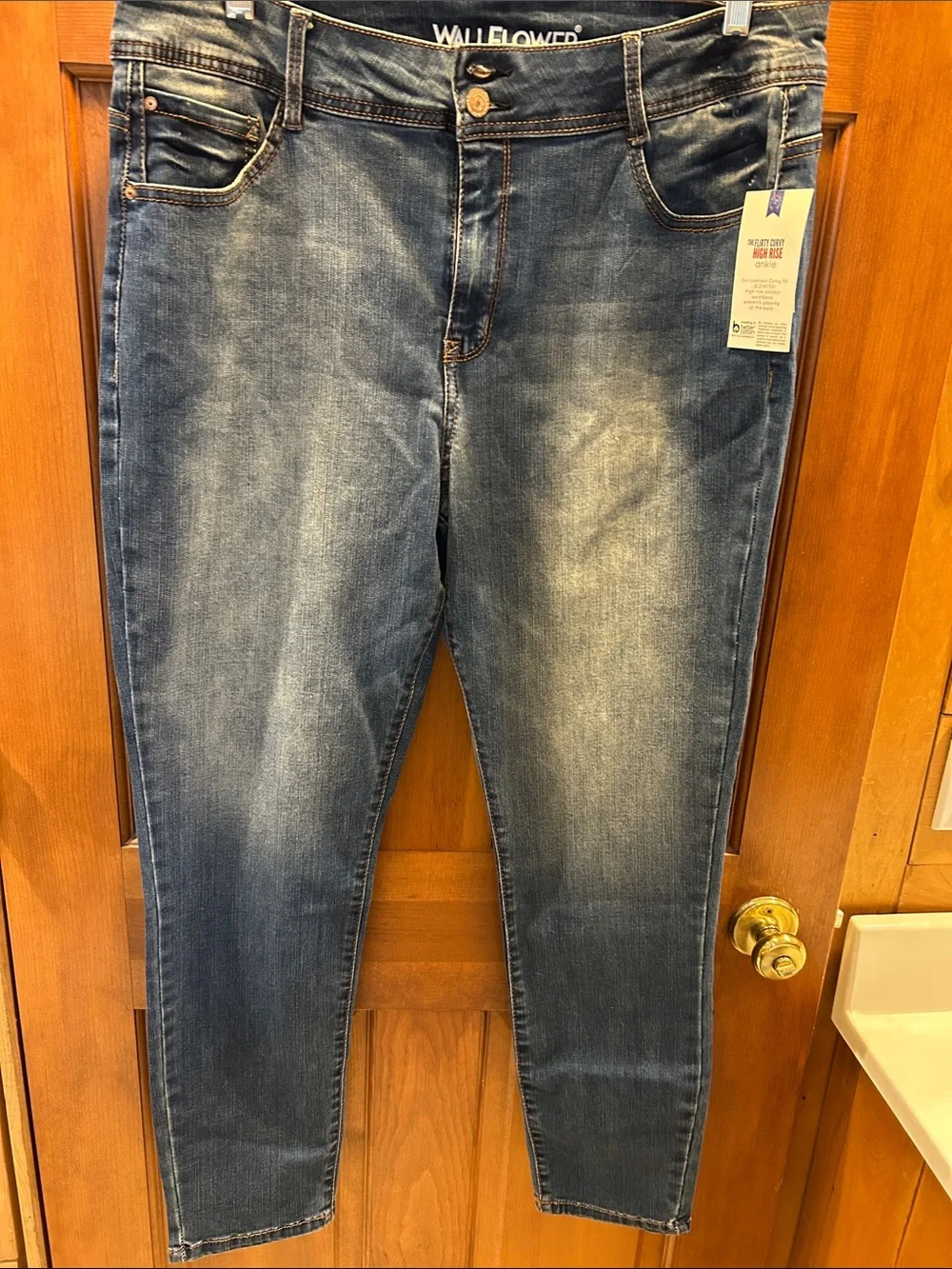 Wallflower women’s Dark Blue Slim Jeans with Faded Finish